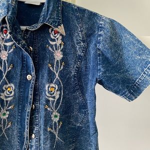 JILLY, DOLLY PARTON VIBES CROPPED DENIM SHIRT 🧚‍♀️